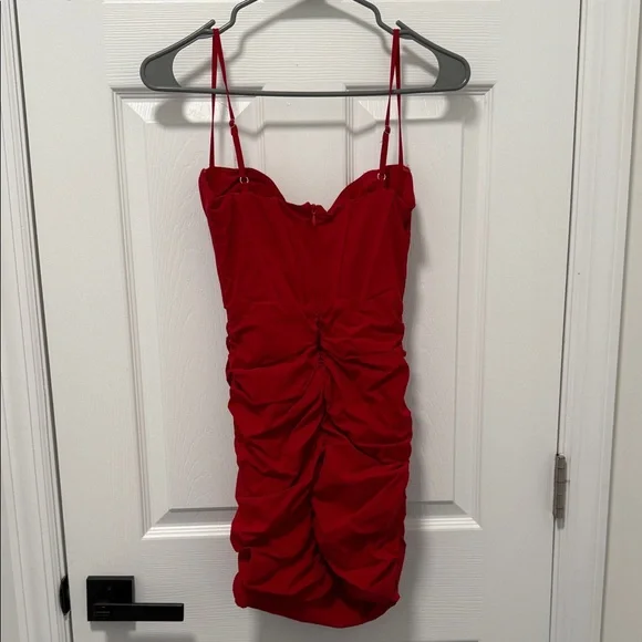 Chic Backless Red Dress - Picture 6 of 6